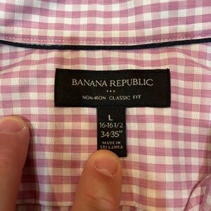 Men’s large Banana Republic pink and white checkered buttoned down dress shirt.